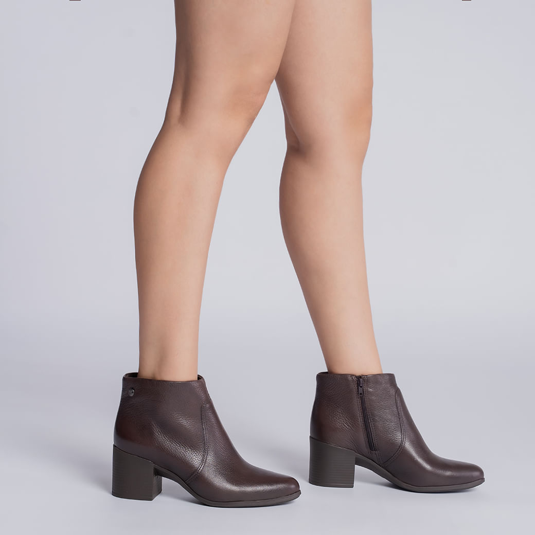 Bota Bottero Casual Couro Marrom Feminina vista lateral mostrando zíper e acabamento